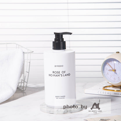 BYREDO_ROSE_OF_NO_MAN_S_LAND_shower_gel_details